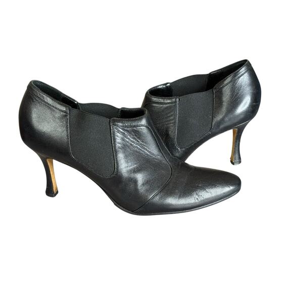 Manolo Blahnik Black Banded Leather Ankle Booties EU 36.5 Chic Band Detail - Picture 2 of 11